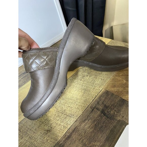 Crocs Cobbler Clogs Quilted Strap Womens Size 6 Mules Leather Brown Slip On - Picture 7 of 8